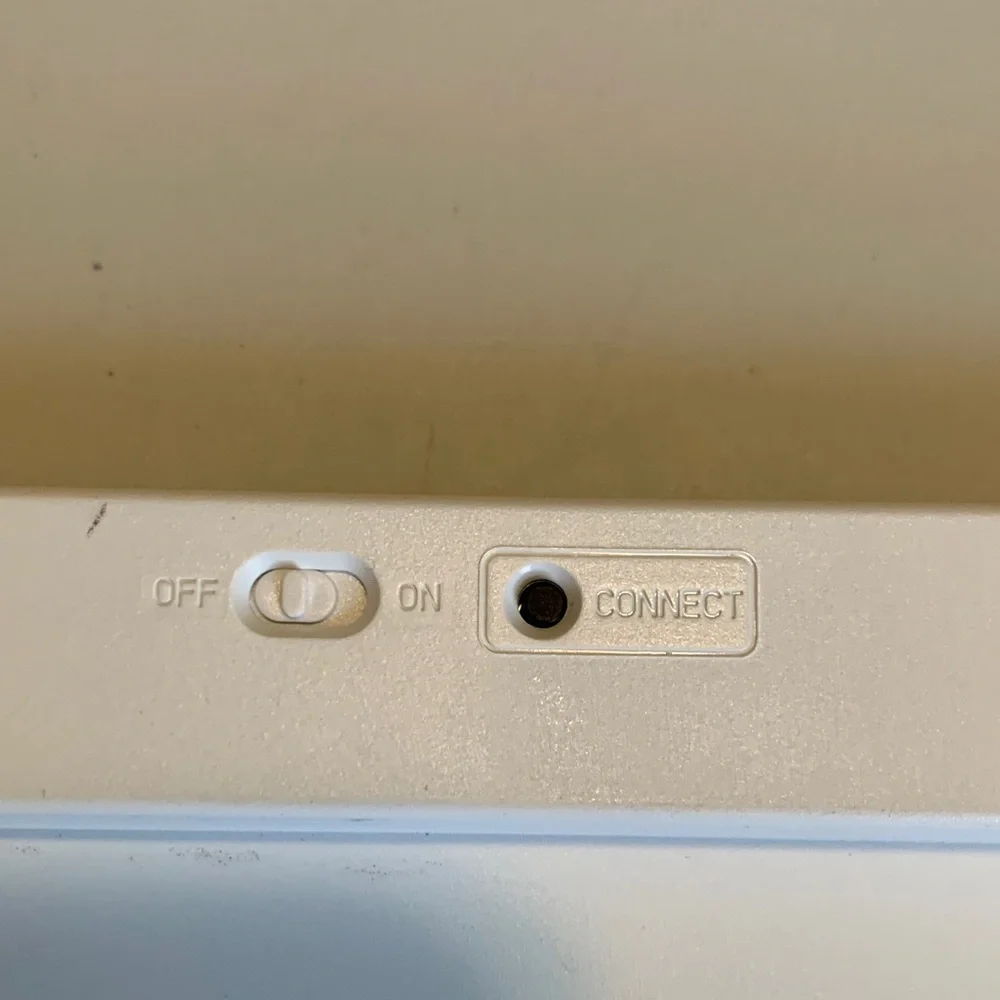 Wireless Gold Keyboard - Picture 8 of 9